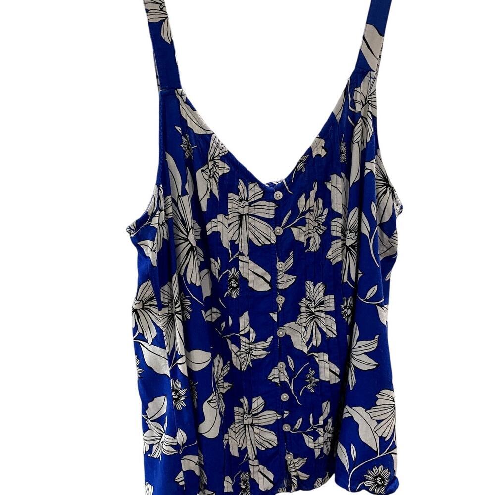 Sonoma Blue/White Floral Top - Size XL (EUC)